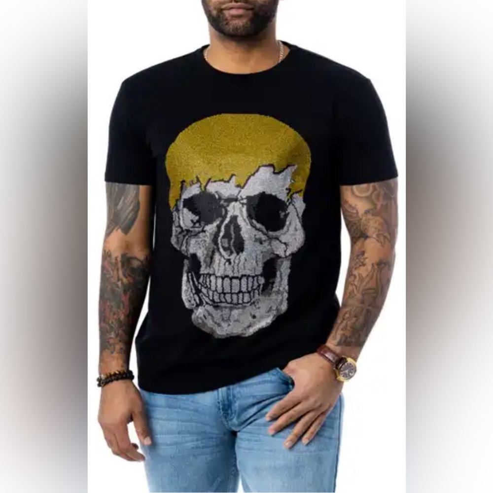 Popular Rhinestone Skull Graphic Tee - Size: Medium (USA)